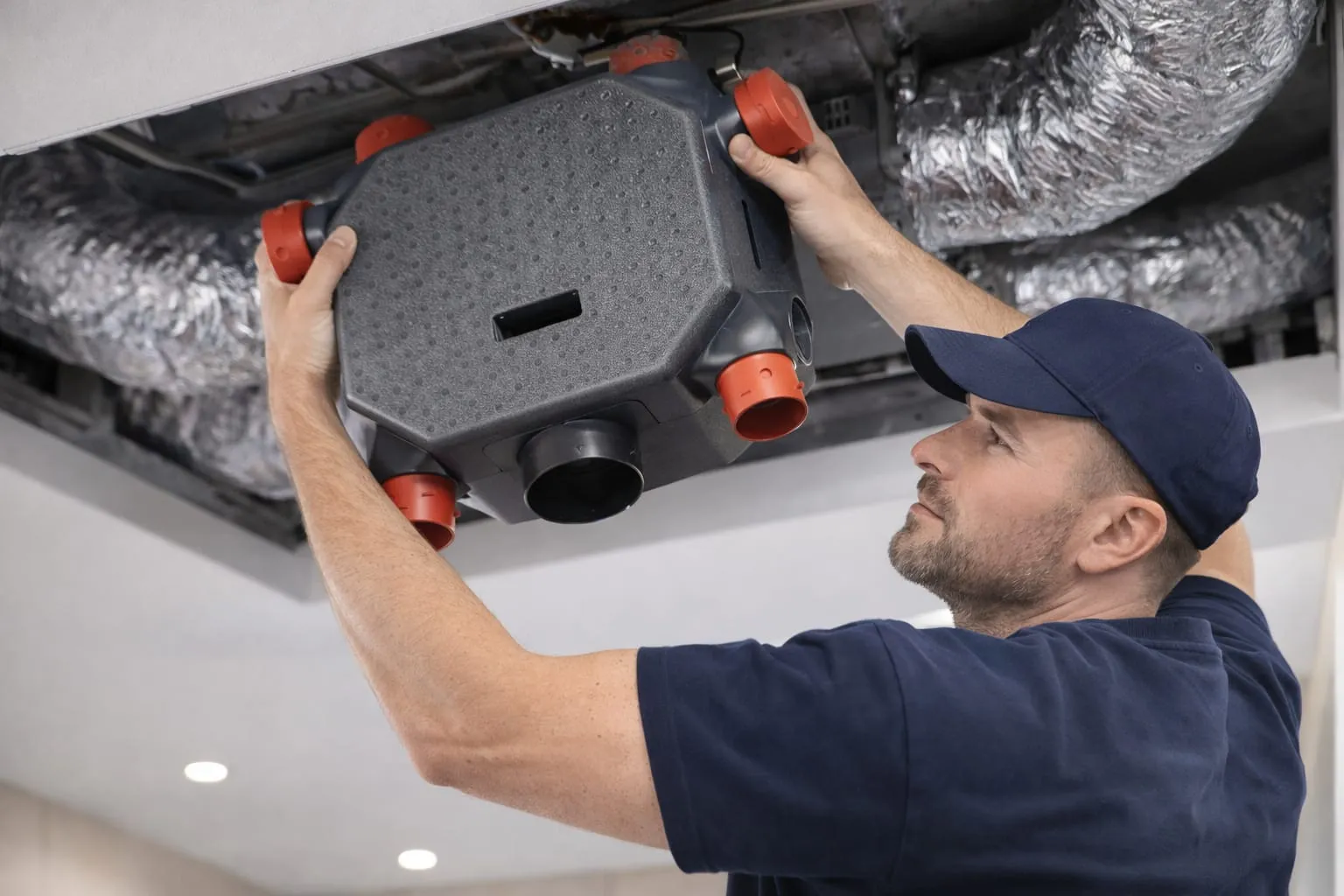 Dormitorio moderno con aire puro y silencioso